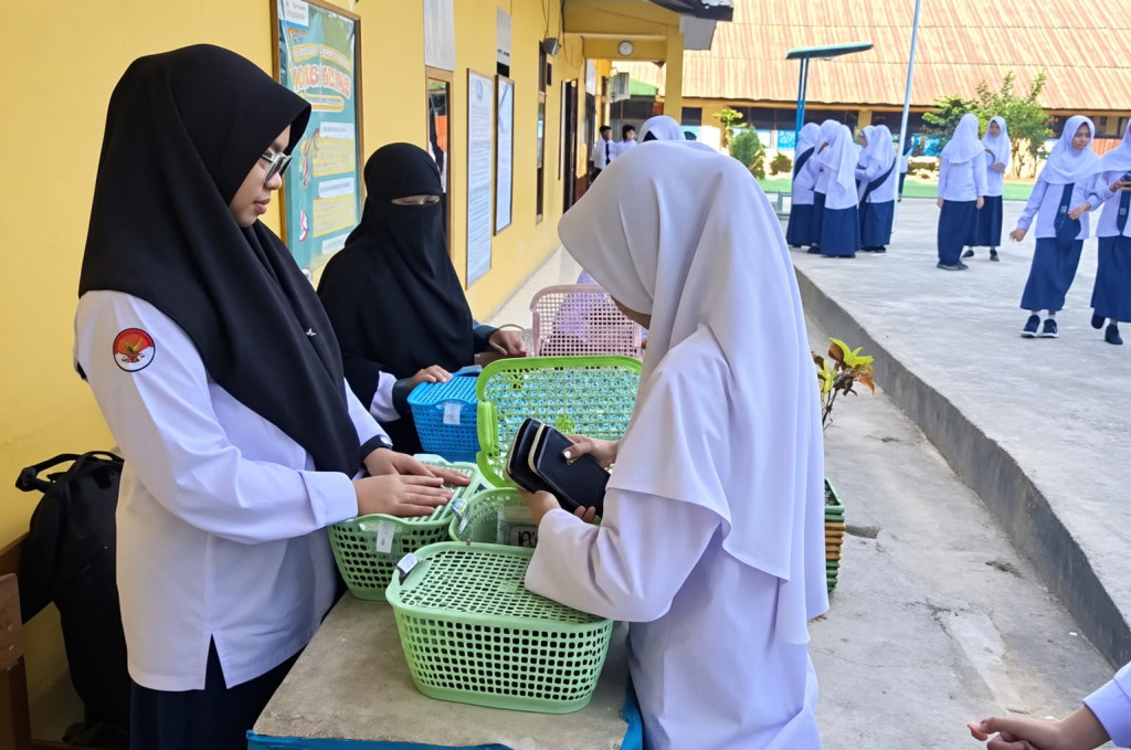 Jaga Fokus Belajar dan Kesehatan Psikologis Murid, MTsN Bantaeng Terapkan Aturan Pembatasan Gawai Rutin Setiap Pagi